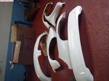 Se vende kit de carroceria de clio s1600