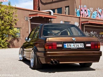 Busco kit bmw m tech 2 de e30