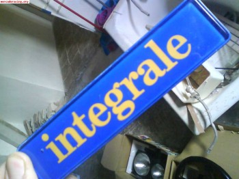 Lancia emblema y volante