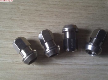 Tuercas competicion para esparragos m12 x 1,50