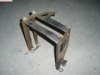 Vendo sujecion de bateria y centralitas de la copa c2