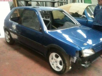 Vendo carroceria de 106 xsi con barras omp