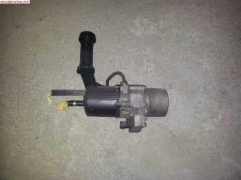 Se vende bomba de direccion de peugeot 307