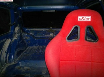 Se vende carroceria de peugeot 106 completa baratisima!!