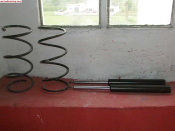 Se venden amortiguadores y muelles originales de saxo vts