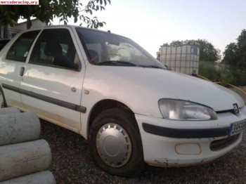 Vendo carroceria 106  400 euros