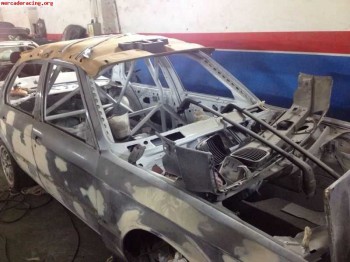 Carrocería de bmw 325i e30 con barras buenas.