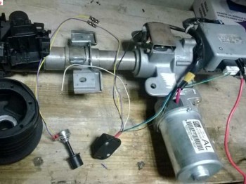 Dirección eléctrica opel corsa c, piña, centralita..