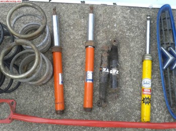 Se venden amortiguadores pa saxo 106