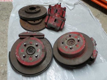Kit de discos rayados y pinzas de frenos