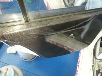 Se venden paneles de puerta carbono mitsubishi