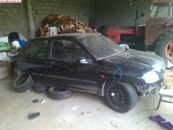 Vendo carrocería clio 16v sin documentación