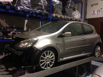 Se vende carroceria documentada de clio 200cv