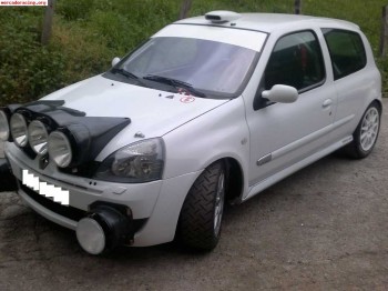 Parrilla de faros y cuneteros renault sport en carbono para 