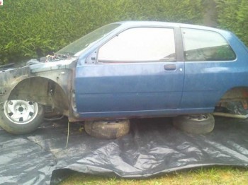 Carroceria clio 1.8 16v documentada