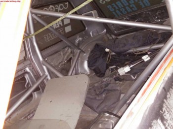 Carroceria de renault 5 gt turbo con barras soldadas