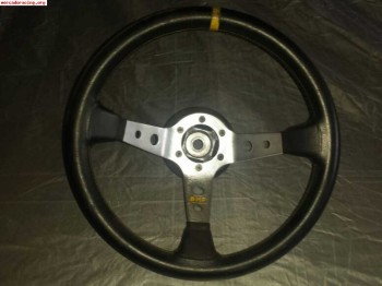 Se vende volante omp de piel con piña de 206