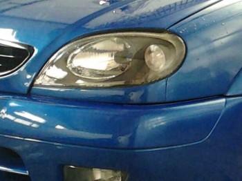 Faros delanteros fondo negro saxo vts