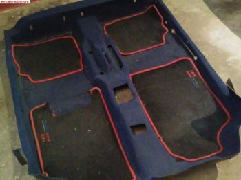 Se vende moqueta de peugeot 106