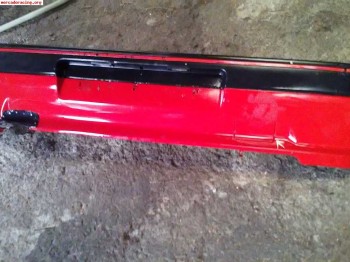 Se vende defensa trasera de peugeot 106 xsi 