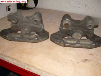 Se vende pinzas traseras de saxo y discos de freno.