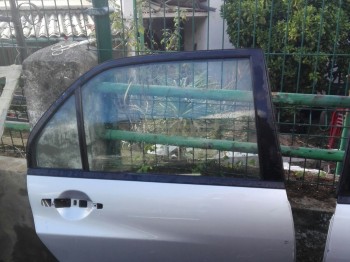 Se venden piezas de carrocería de mitsubishi lancer evo vii 