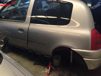 Se vende carroceria clio. sport 172