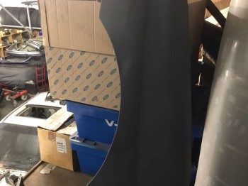 Vendo aleta delantera  de escort cosworth, original. 