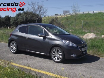 Carroceria de peugeot 208 tres puertas para repuesto o donan