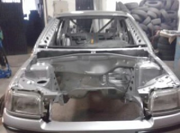 Se vende carroceria clio williams original 