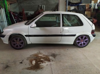 Carrocería citroen saxo vts documentada con barras 