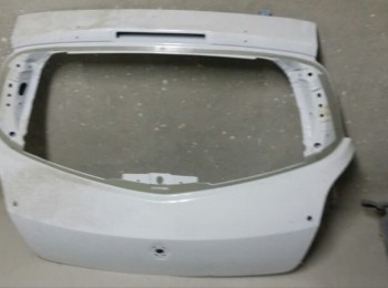 Portón trasero clio cup 3