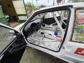 Vendo carroceria saxo vts con barras cromodileno