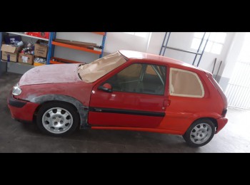 Carrocería citroen saxo con barras