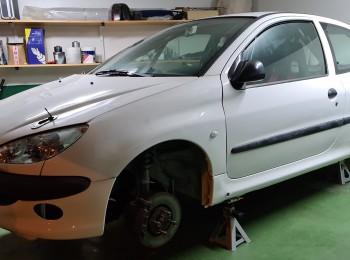 Vendo carrocería 206 con barras hasta copelas, sin estrenar