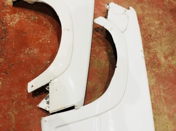 Se venden aletas con aletin de 205 rallye