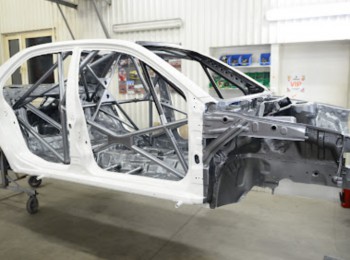 Carroceria evo vii rs2 como se ve en la foto documentada de rallye cn 