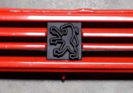 Calandra delantera peugeot 309 gti