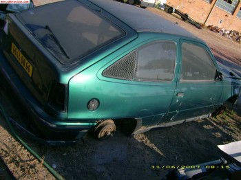 Se venden carrocerias de corsa y de kadett a buen precio