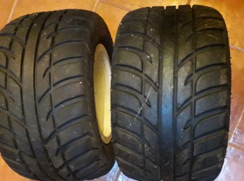 Vendo 2 neumaticos maxxis spearz 